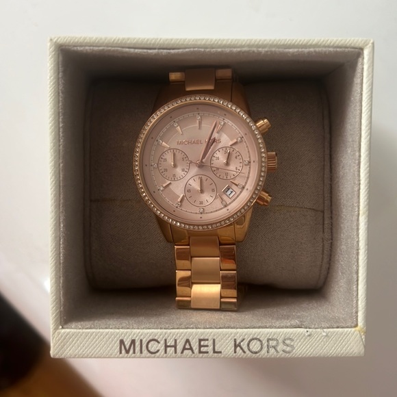 Michael Kors Watch - Picture 2 of 4